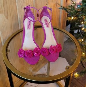 Pink Betsy Johnson Bromme flower heels